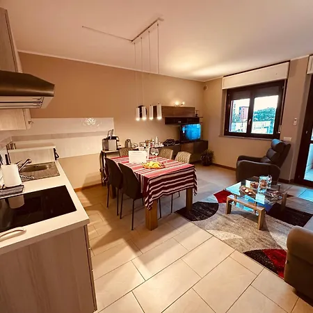 Stephane 2 Apartment *